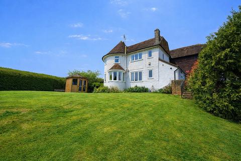 3 bed property, in Rock Lane, £500,000