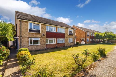 2 bed property, in Wimborne Close, £395,000
