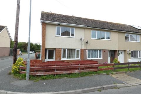 3 bed property, in Hampton Way, £130,000