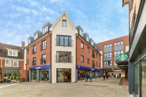 2 bed property, in Leys Avenue, £275,000