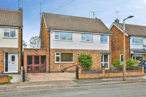 3 bed property, in Portland Road, £335,000