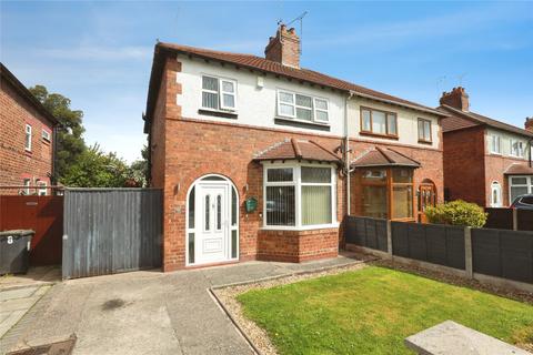 3 bed property, in Jubilee Avenue, £220,000