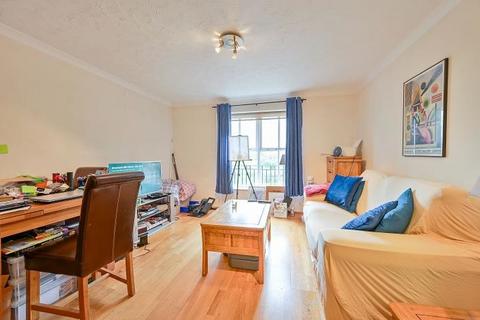 1 bed property, in Midland Terrace, £250,000