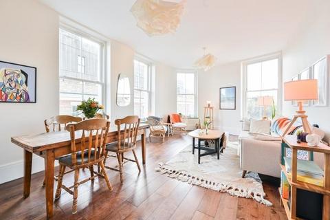 2 bed property, in Manor Place, £600,000