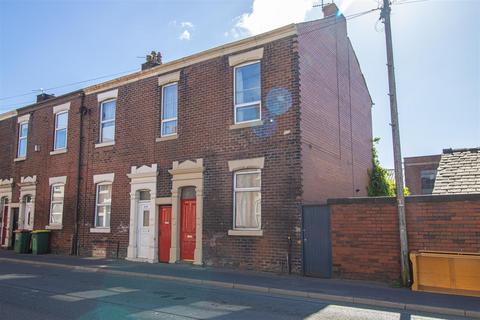 3 bed property, in Plungington Road, £125,000
