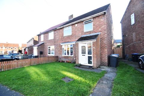 4 bed property, in Gray Avenue, £175,000