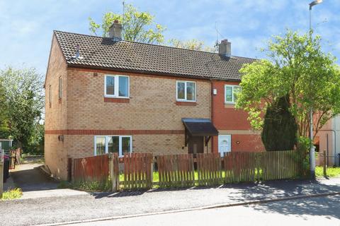3 bed property, in Wesley Avenue, £130,000