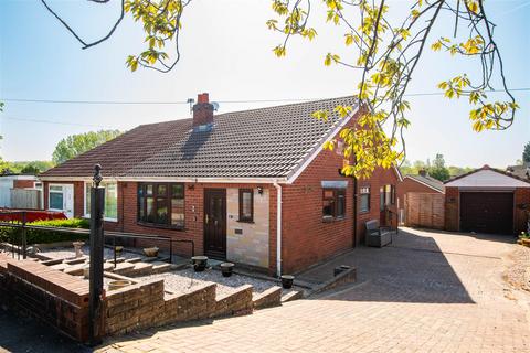 2 bed property, in Berkeley Close, £199,995