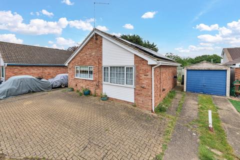 3 bed property, in Middlefield Road, £280,000