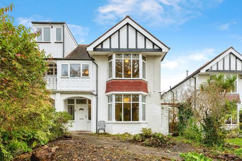 3 bed property, in Glanbrydan Avenue, £375,000