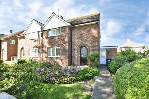 3 bed property, in Anlaby Road, £145,000