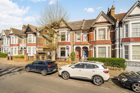 5 bed property, in Springwell Avenue, £925,000