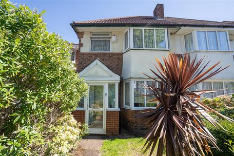 3 bed property, in Gilbertstone Avenue, £249,950