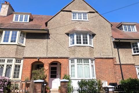 1 bed property, in Russell Terrace, £145,000