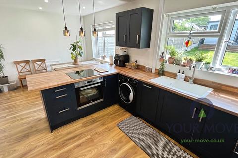 3 bed property, in Highbury Grove, £350,000