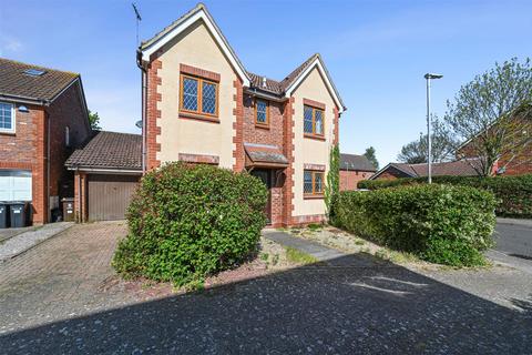 4 bed property, in Peake Avenue, £350,000