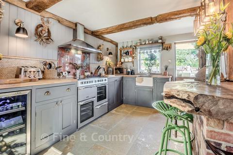4 bed property, in Moat Lane, £1,250,000