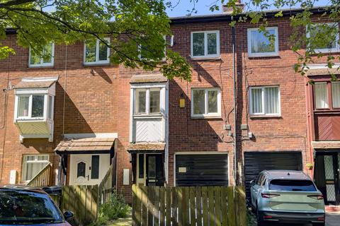 3 bed property, in 91 Saxon Way, £14,000