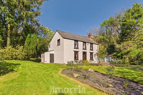 3 bed property, in Llanycefn, £550,000