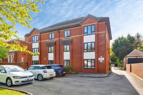 2 bed property, in Westcliffe Road, £155,000