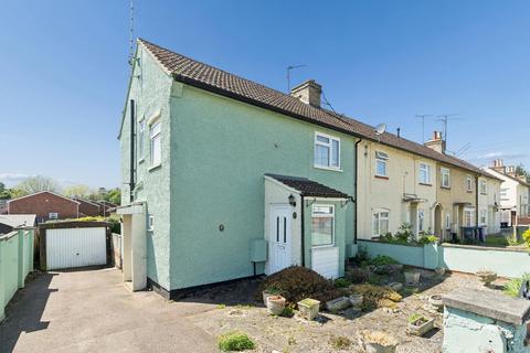 3 bed property, in Waltham Road, £400,000