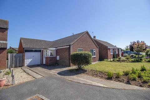 2 bed property, in Sheldrake Close, £260,000