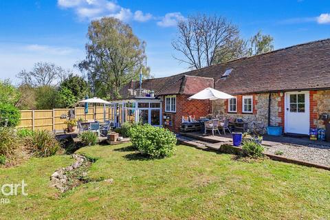 5 bed property, in Great Chart, £900,000
