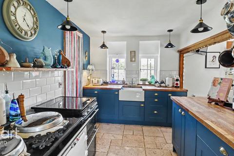 5 bed property, in Great Chart, £1,000,000