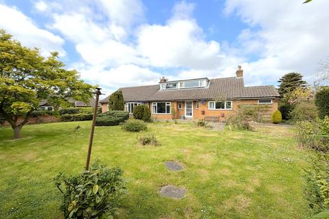 5 bed property, in 14 Chapel Lane, £375,000