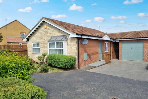 3 bed property, in Walnutgarth, £210,000