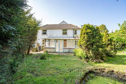 3 bed property, in The Ridge, £220,000