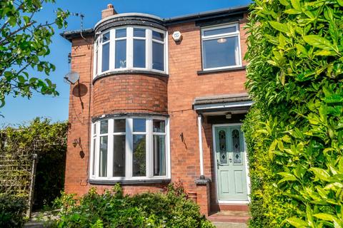 3 bed property, in Dewsbury Road, £264,000