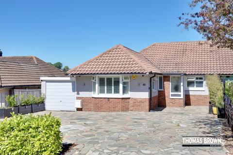 3 bed property, in Curzon Close, £625,000