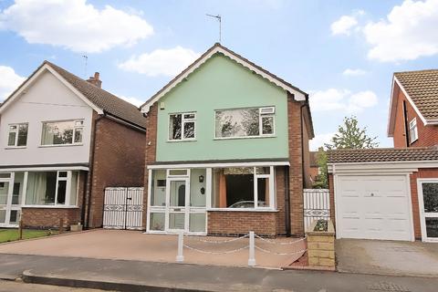 3 bed property, in Brighton Avenue, £350,000