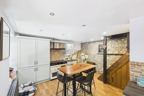 3 bed property, in Little Street, £435,000