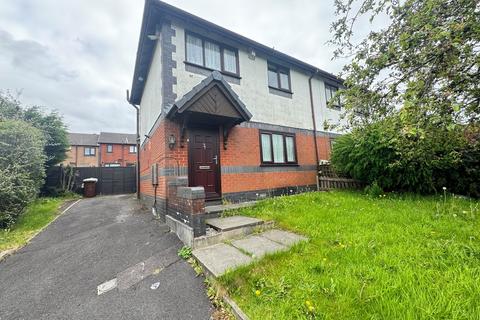 2 bed property, in Highfield Road, £120,000