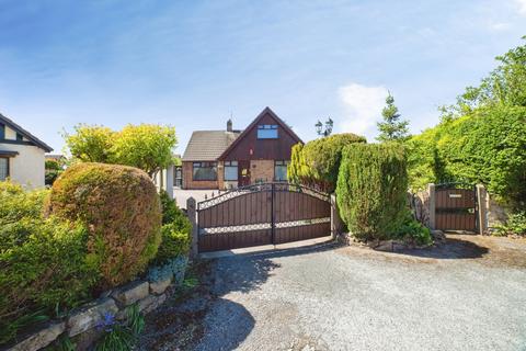 4 bed property, in Norman Avenue, £600,000
