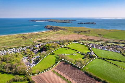 5 bed property, in Penally, £1,100,000