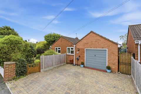 3 bed property, in Owletts End, £400,000