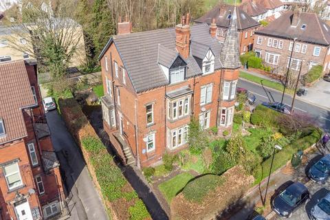 Land, in Darnley Road, £500,000