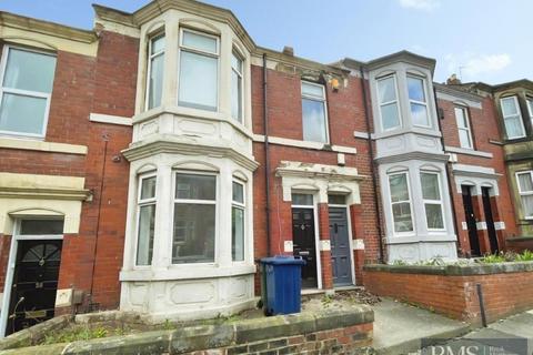 5 bed property, in Greystoke Avenue, £210,000