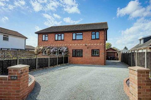 3 bed property, in Ashley Lane, £475,000
