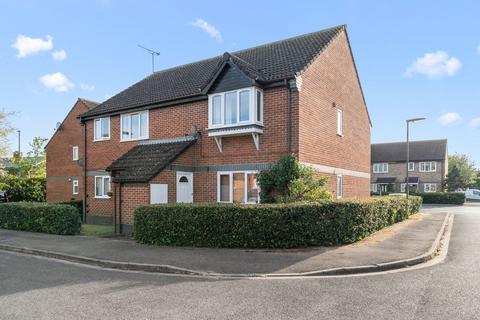 1 bed property, in Cambridge Road, £210,000