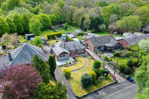 3 bed property, in Briardene, £550,000