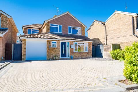 4 bed property, in Bramling Avenue, £600,000