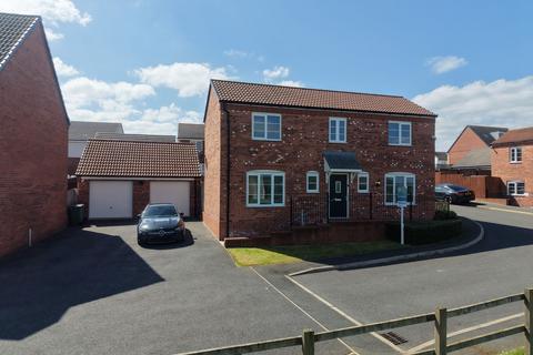 4 bed property, in Wadsworth Avenue, £515,000