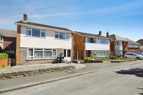 3 bed property, in Wimborne Road, £350,000
