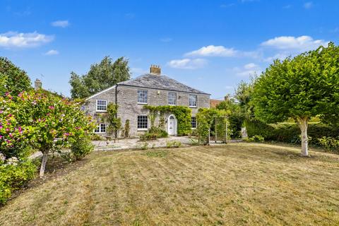 5 bed property, in Queen Street, £795,000