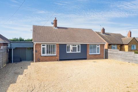 2 bed property, in Doddington Road, £315,000