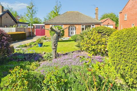 2 bed property, in Roman Road, £190,000